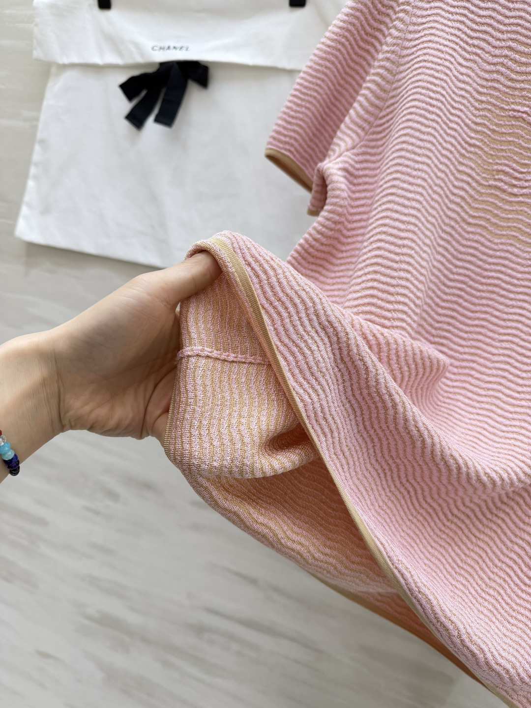 #Chane♡²⁶C 经典双C标识细条纹针织短袖 原版开发定制 高品质 现货首发size：36/38/4