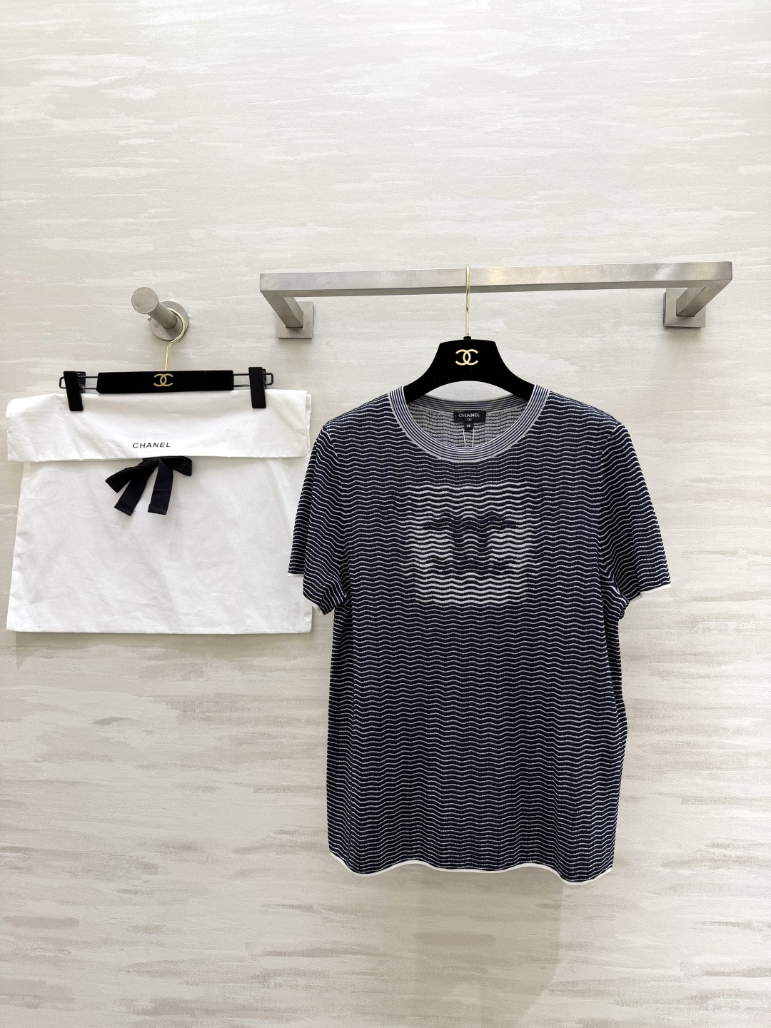 #Chane♡²⁶C 经典双C标识细条纹针织短袖 原版开发定制 高品质 现货首发size：36/38/4