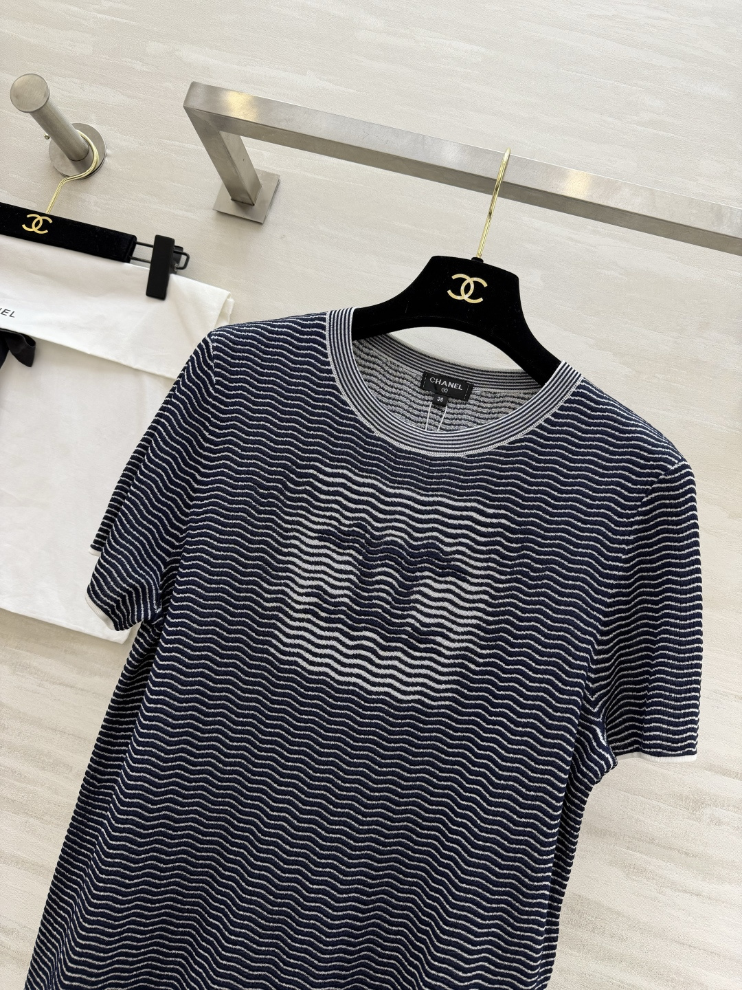 #Chane♡²⁶C 经典双C标识细条纹针织短袖 原版开发定制 高品质 现货首发size：36/38/4