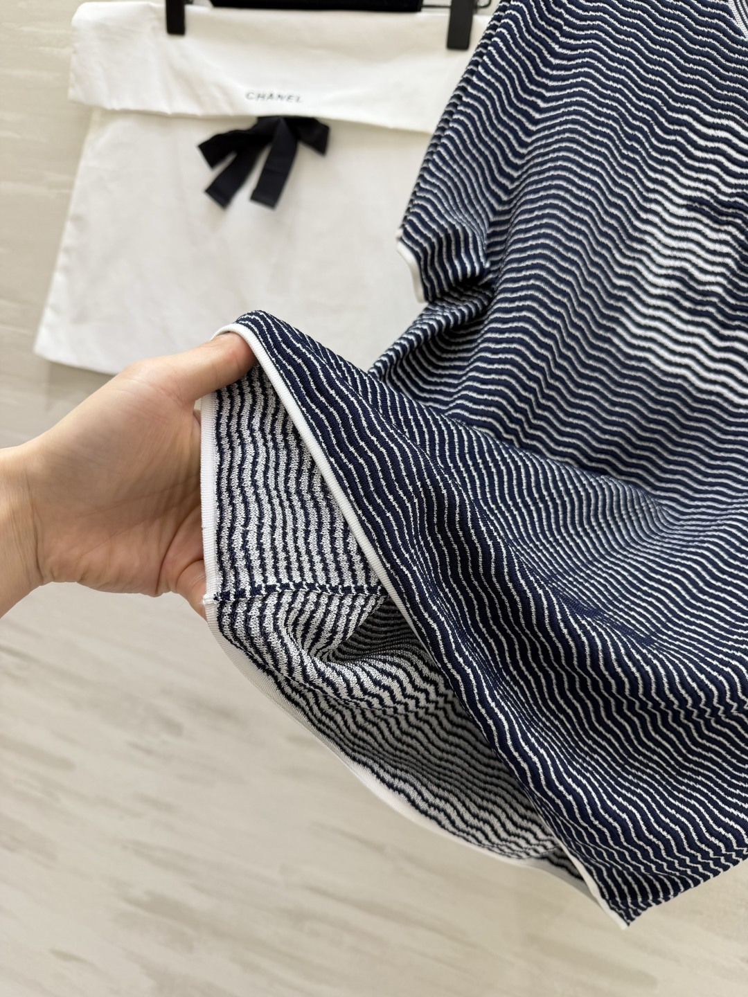 #Chane♡²⁶C 经典双C标识细条纹针织短袖 原版开发定制 高品质 现货首发size：36/38/4