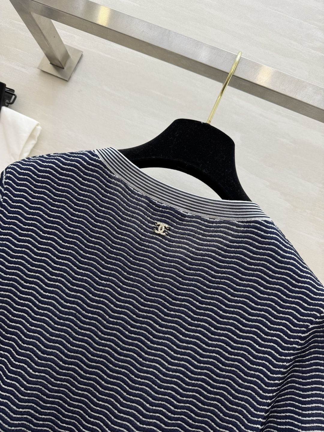 #Chane♡²⁶C 经典双C标识细条纹针织短袖 原版开发定制 高品质 现货首发size：36/38/4