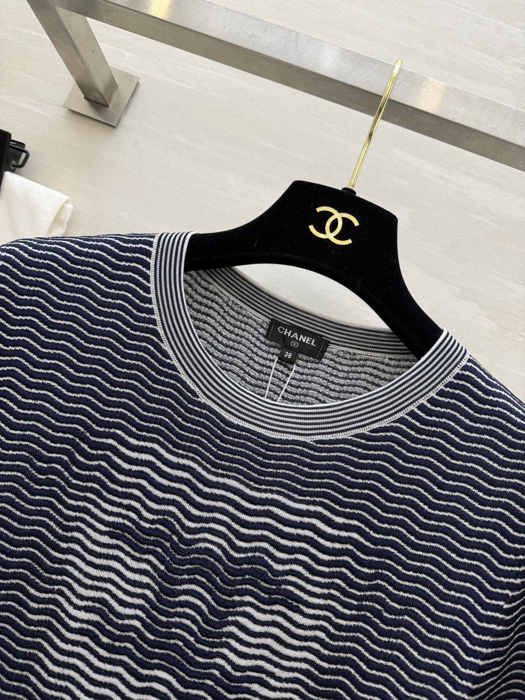 #Chane♡²⁶C 经典双C标识细条纹针织短袖 原版开发定制 高品质 现货首发size：36/38/4