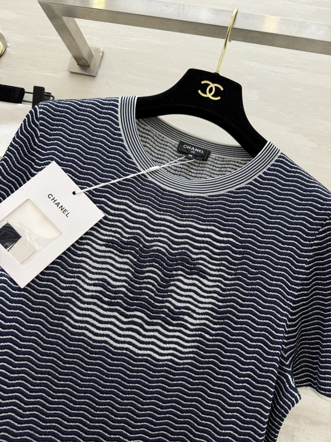 #Chane♡²⁶C 经典双C标识细条纹针织短袖 原版开发定制 高品质 现货首发size：36/38/4