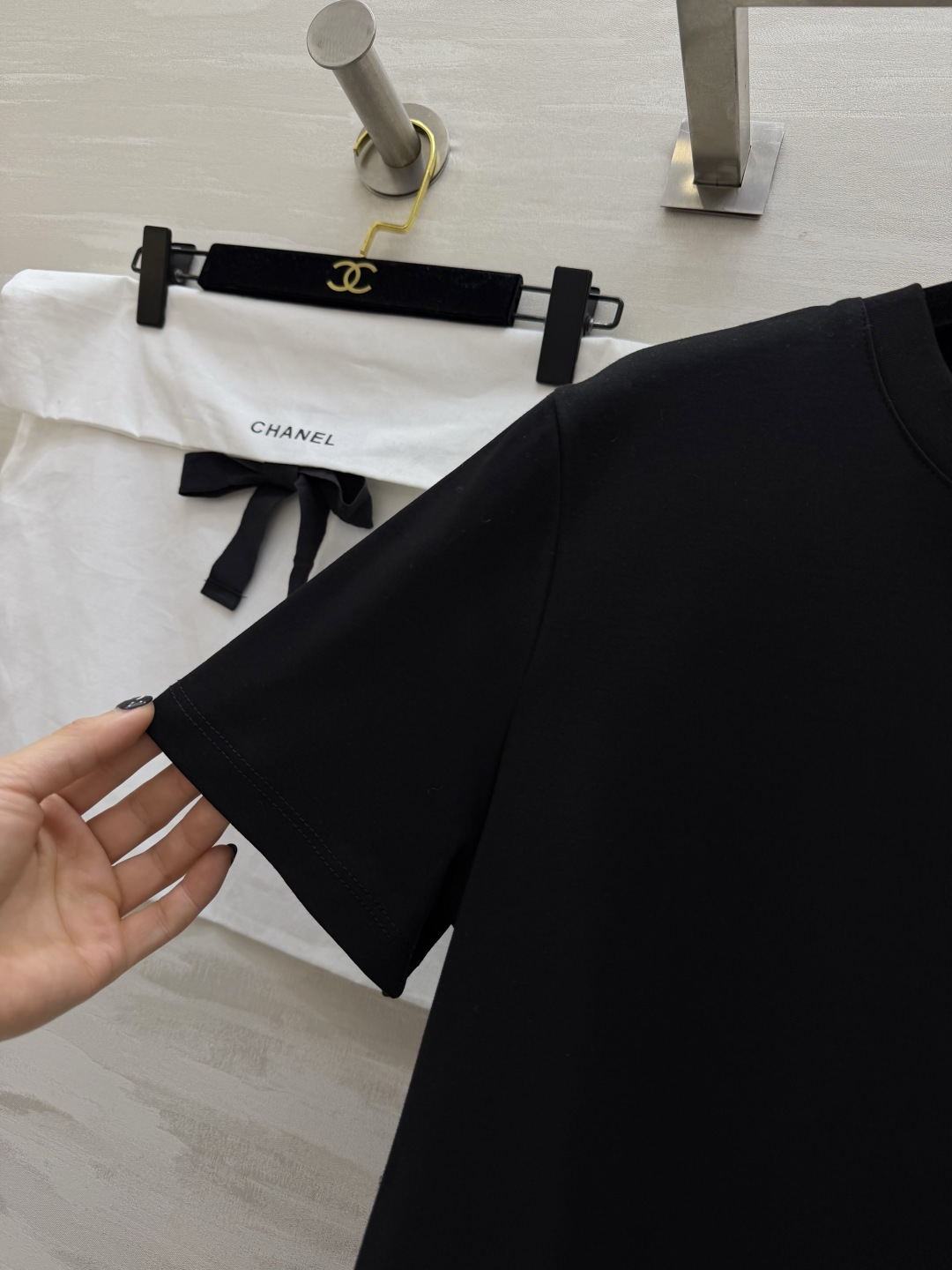 #Chane♡²⁶春夏新款 logo刺绣🪡重工钉珠短袖T恤 高品质定制 现货首发size：36/38/4