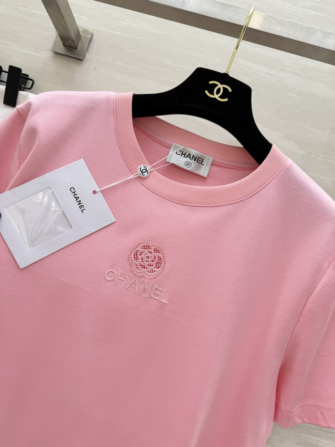 #Chane♡²⁶春夏新款 logo刺绣🪡重工钉珠短袖T恤 高品质定制 现货首发size：36/38/4
