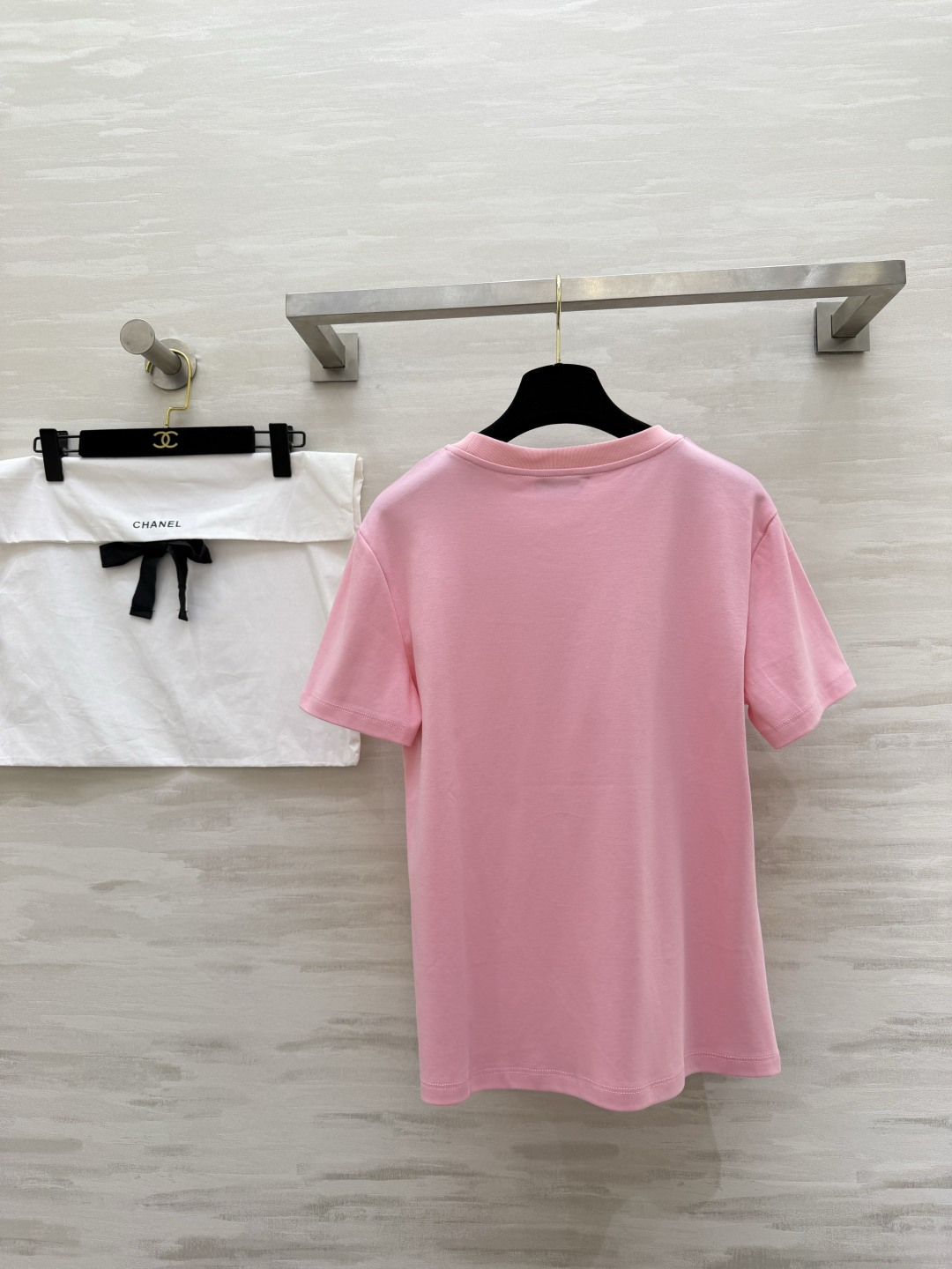 #Chane♡²⁶春夏新款 logo刺绣🪡重工钉珠短袖T恤 高品质定制 现货首发size：36/38/4