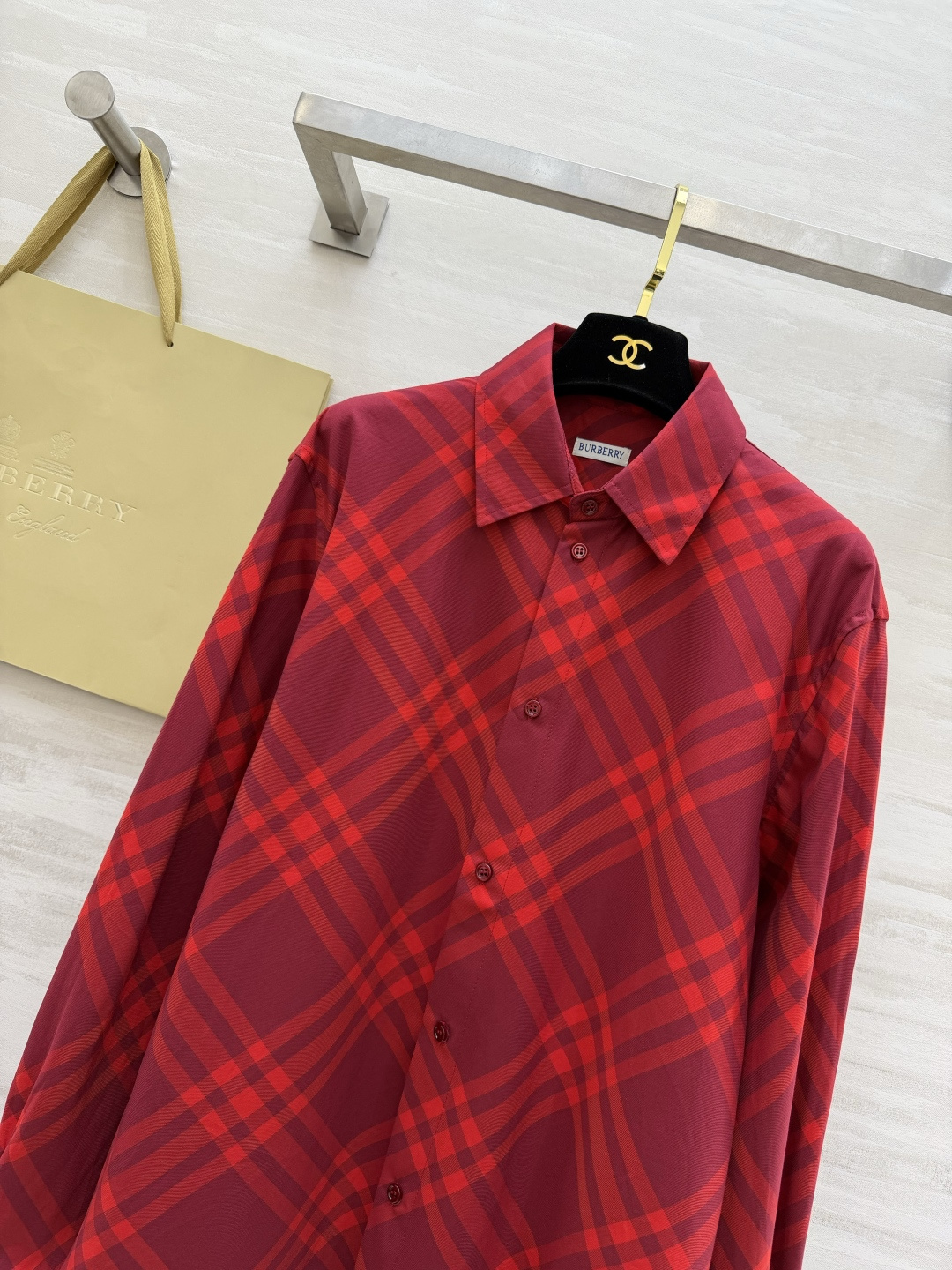 #Burberr♡²⁶新款 格纹衬衣 经典格纹设计 棉质面料柔软透气穿着舒适 单排扣+翻领 细节精致 领