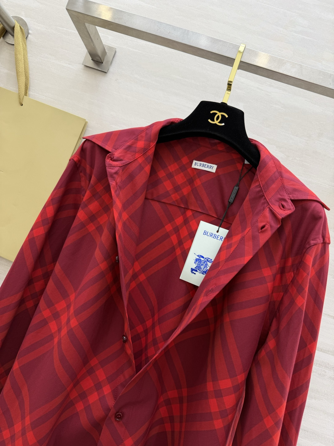 #Burberr♡²⁶新款 格纹衬衣 经典格纹设计 棉质面料柔软透气穿着舒适 单排扣+翻领 细节精致 领