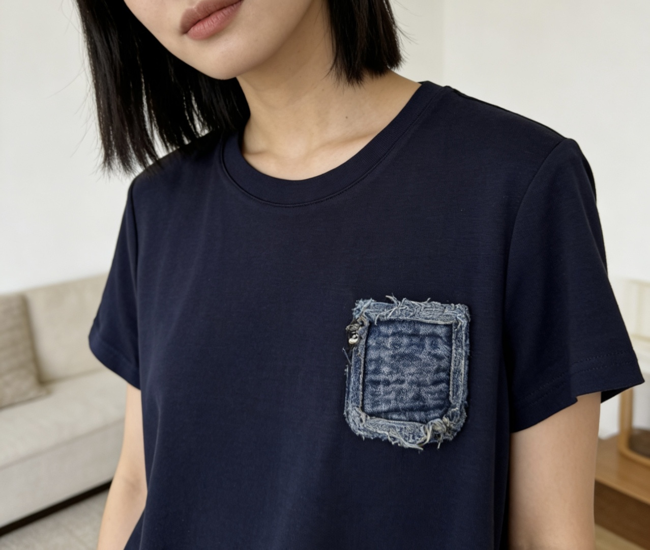 #Loew♡²⁶春夏新款 口袋牛仔布钉珠🪡短袖T恤 胸前重工钉珠超有辨识度！羊毛➕棉混弹力氨纶 亲肤又舒