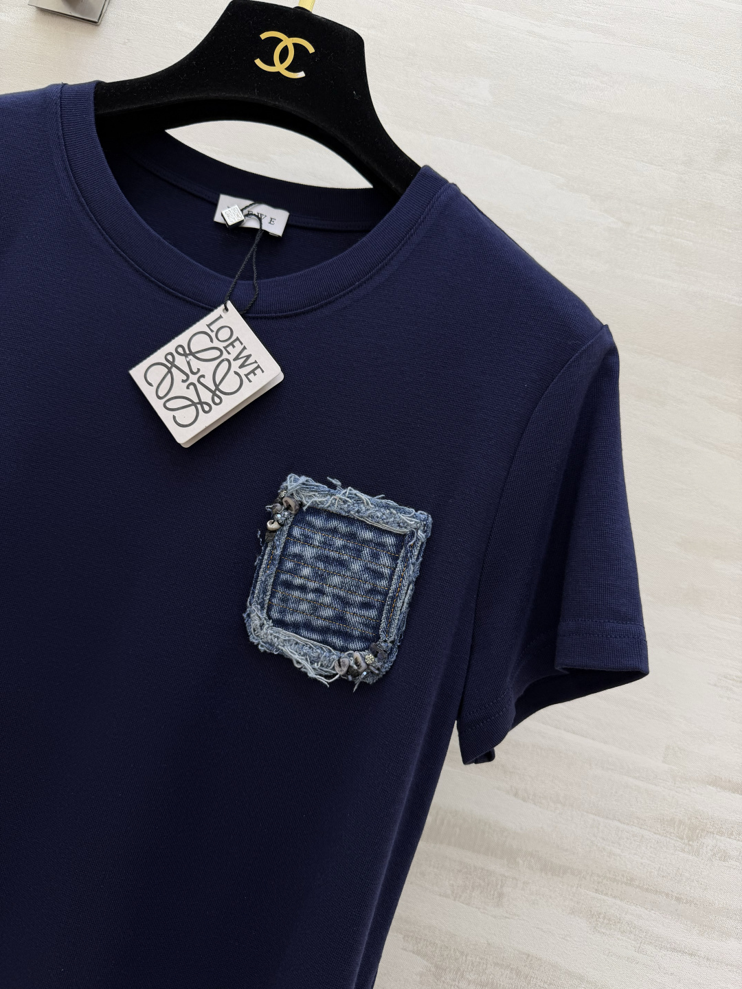 #Loew♡²⁶春夏新款 口袋牛仔布钉珠🪡短袖T恤 胸前重工钉珠超有辨识度！羊毛➕棉混弹力氨纶 亲肤又舒