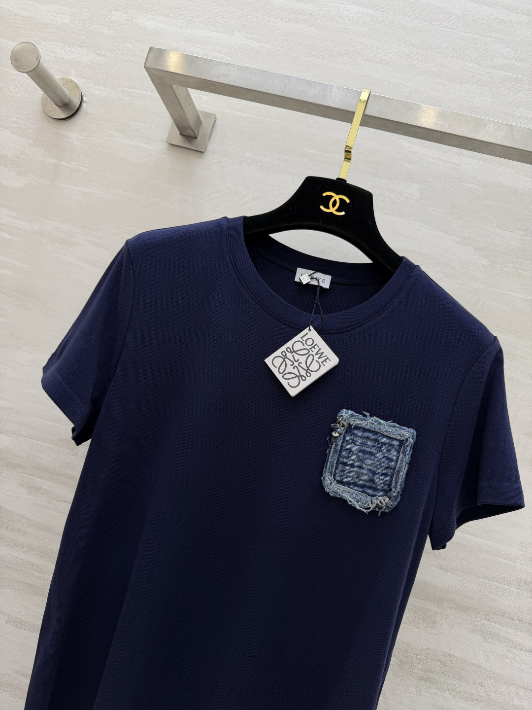 #Loew♡²⁶春夏新款 口袋牛仔布钉珠🪡短袖T恤 胸前重工钉珠超有辨识度！羊毛➕棉混弹力氨纶 亲肤又舒
