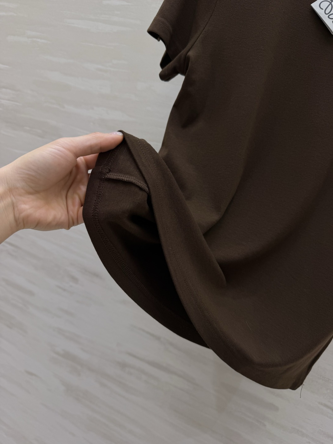 #Loew♡²⁶春夏新款 口袋牛仔布钉珠🪡短袖T恤 胸前重工钉珠超有辨识度！羊毛➕棉混弹力氨纶 亲肤又舒