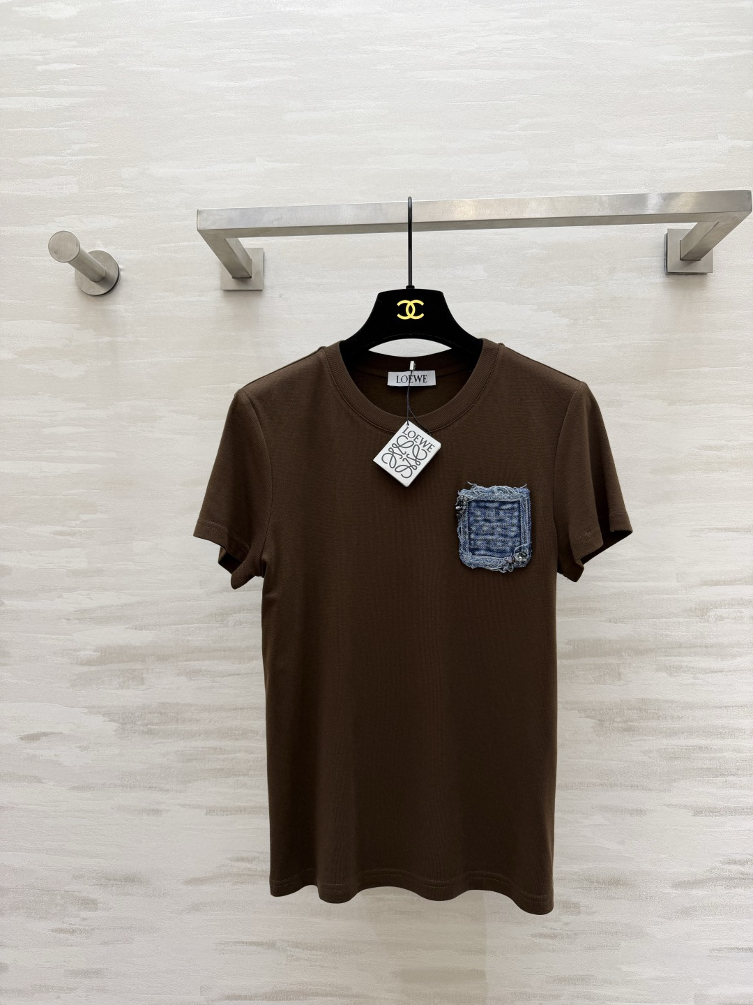 #Loew♡²⁶春夏新款 口袋牛仔布钉珠🪡短袖T恤 胸前重工钉珠超有辨识度！羊毛➕棉混弹力氨纶 亲肤又舒