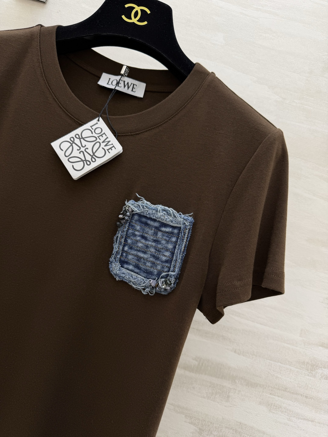 #Loew♡²⁶春夏新款 口袋牛仔布钉珠🪡短袖T恤 胸前重工钉珠超有辨识度！羊毛➕棉混弹力氨纶 亲肤又舒