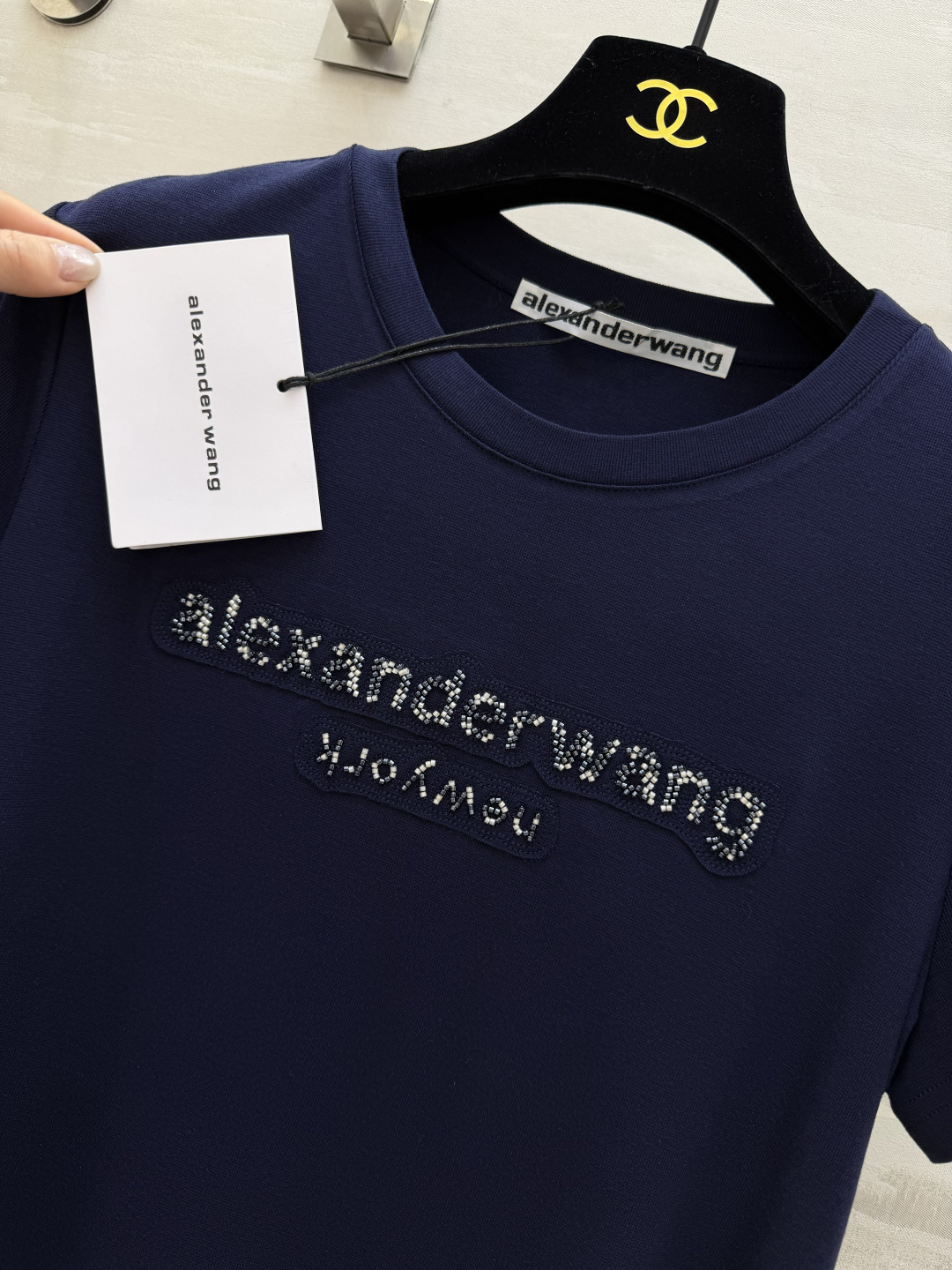 #Alexander Wang²⁶春夏新款 logo重工钉珠短袖T恤 胸前重工钉珠Logo超有辨识度！羊