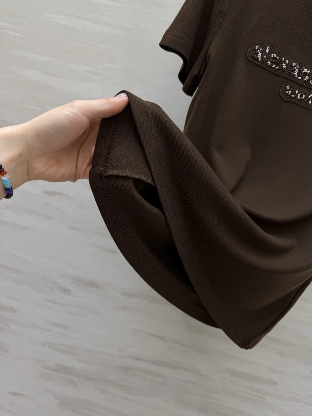 #Alexander Wang²⁶春夏新款 logo重工钉珠短袖T恤 胸前重工钉珠Logo超有辨识度！羊