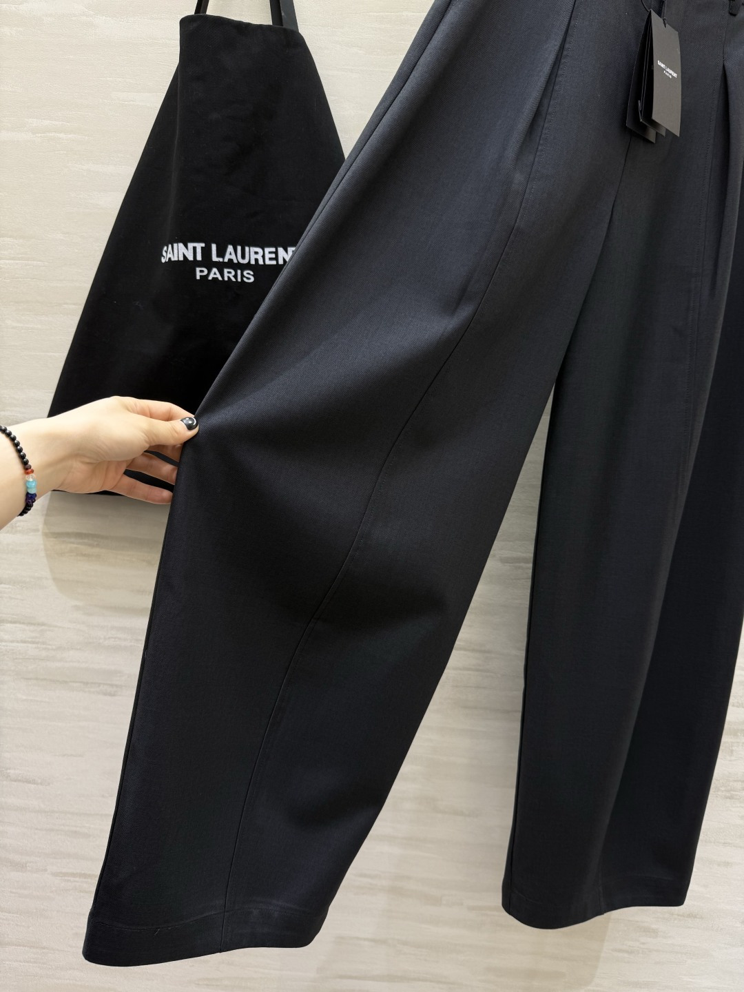 #ysl²⁶春夏新款 西装阔腿弯刀裤 超级无敌裤型 高级显瘦 高品质定制 现货首发size：26/27/