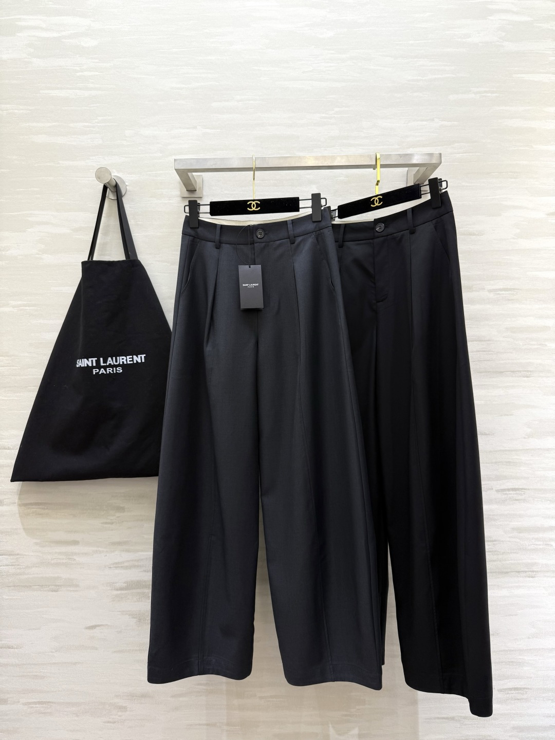 #ysl²⁶春夏新款 西装阔腿弯刀裤 超级无敌裤型 高级显瘦 高品质定制 现货首发size：26/27/