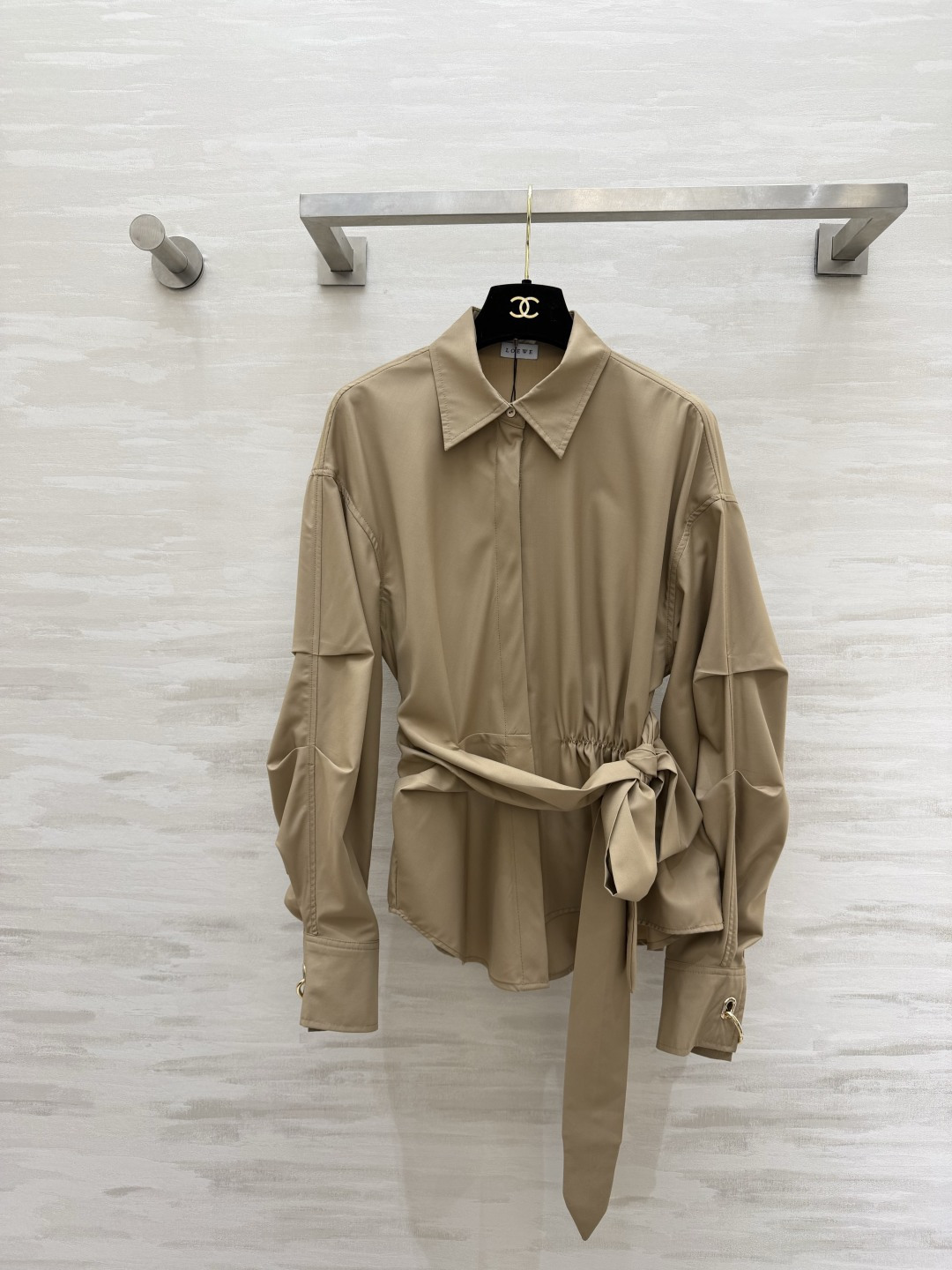 #Loew♡²⁶春夏新款 绑带收腰衬衣 绑带设计收腰显瘦 袖口金属圆扣精致高级 灯笼袖设计感十足 高品质