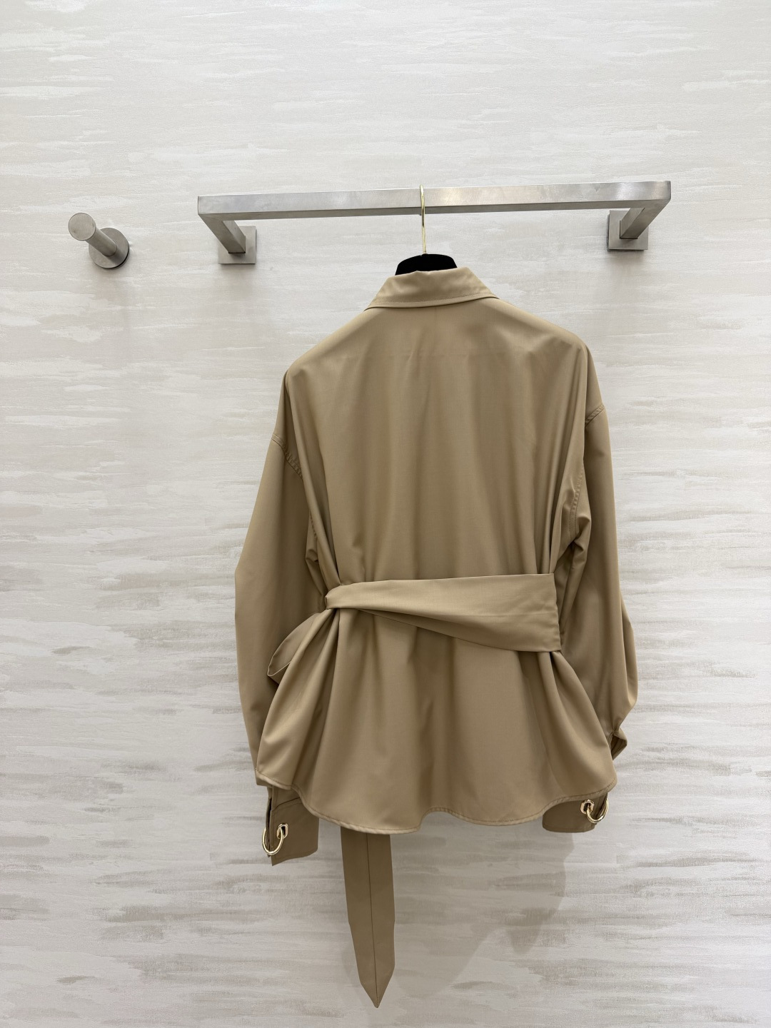 #Loew♡²⁶春夏新款 绑带收腰衬衣 绑带设计收腰显瘦 袖口金属圆扣精致高级 灯笼袖设计感十足 高品质