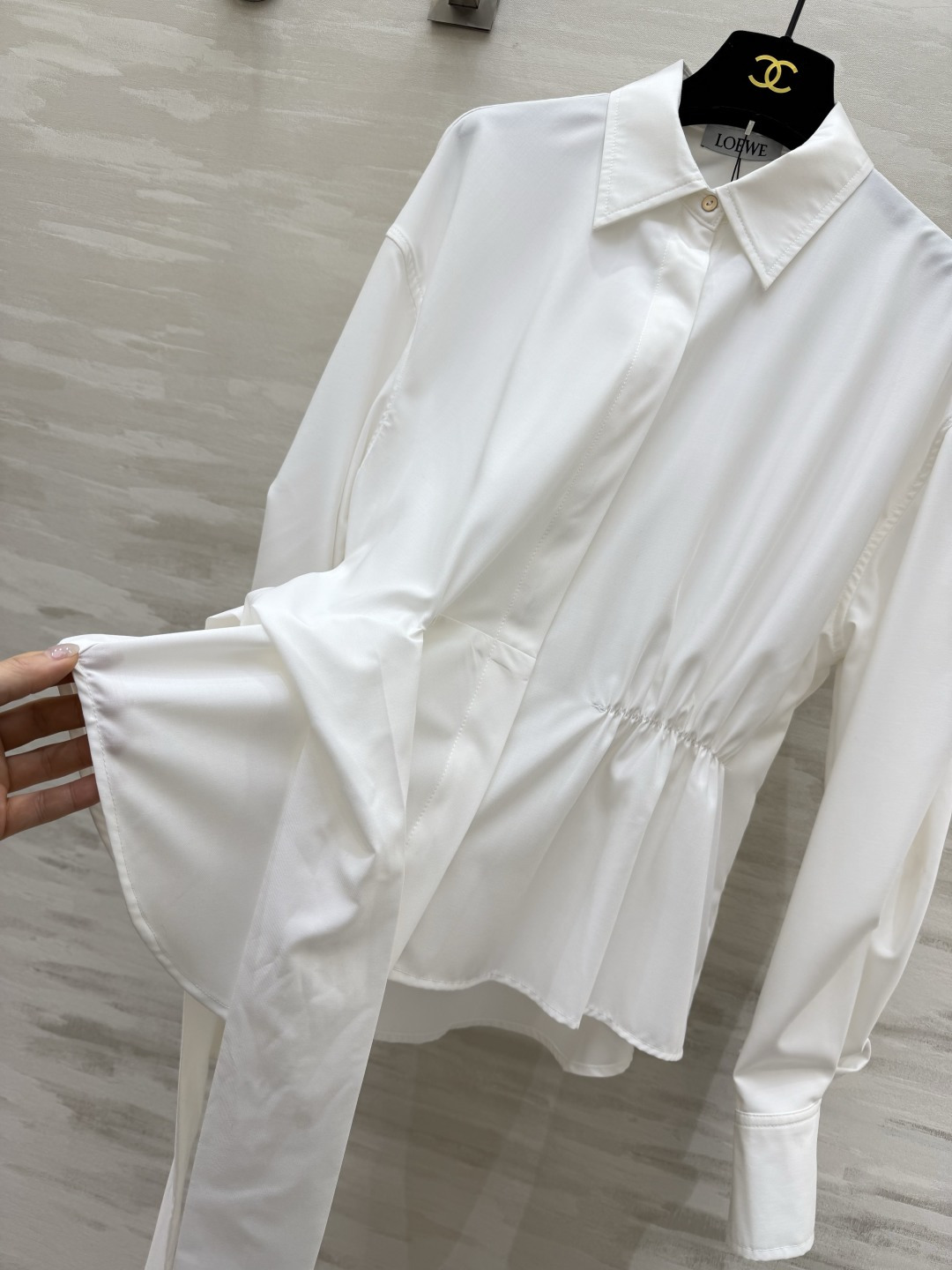 #Loew♡²⁶春夏新款 绑带收腰衬衣 绑带设计收腰显瘦 袖口金属圆扣精致高级 灯笼袖设计感十足 高品质