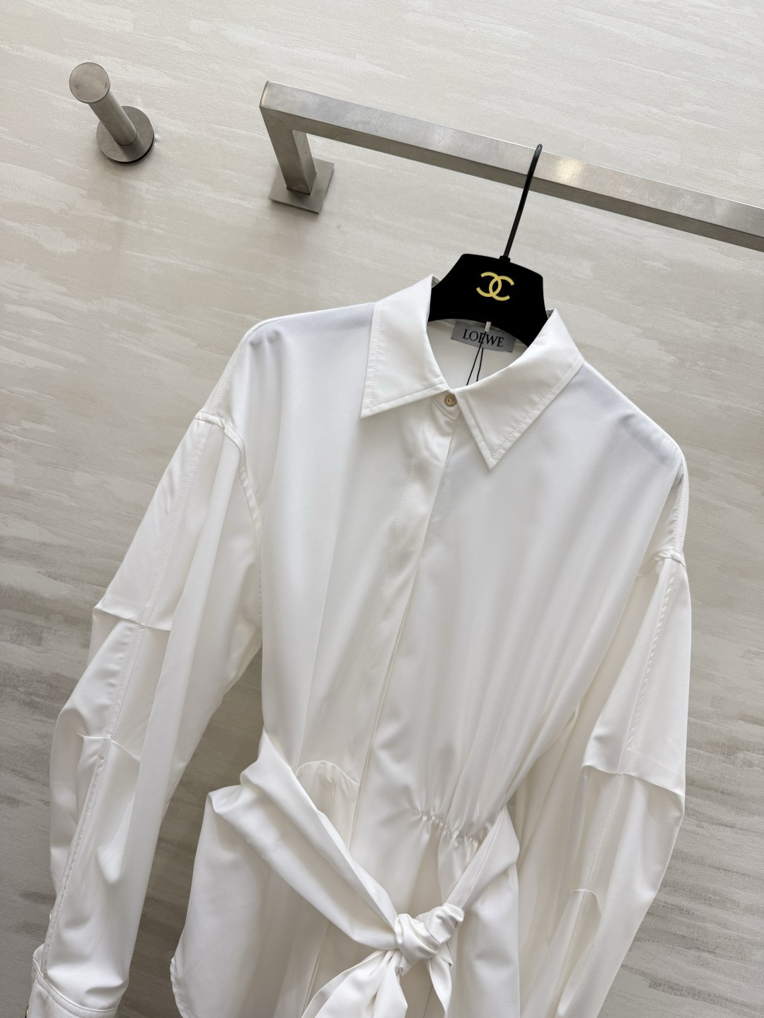 #Loew♡²⁶春夏新款 绑带收腰衬衣 绑带设计收腰显瘦 袖口金属圆扣精致高级 灯笼袖设计感十足 高品质