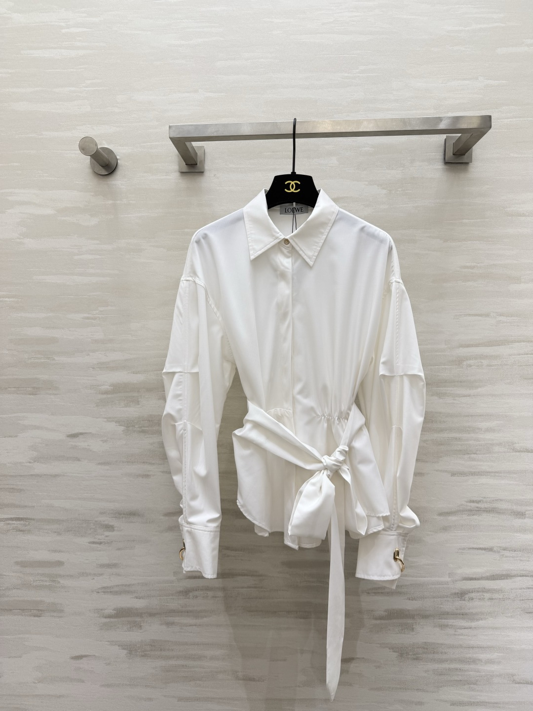 #Loew♡²⁶春夏新款 绑带收腰衬衣 绑带设计收腰显瘦 袖口金属圆扣精致高级 灯笼袖设计感十足 高品质