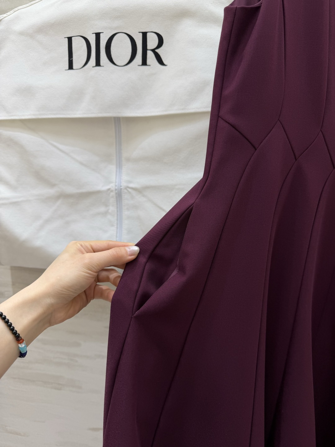 #Dio♡²⁶春夏新款 无袖连衣裙 简约优雅 剪裁精致！腰部分割线设计修饰身形 裙摆自然垂坠 法式气质满