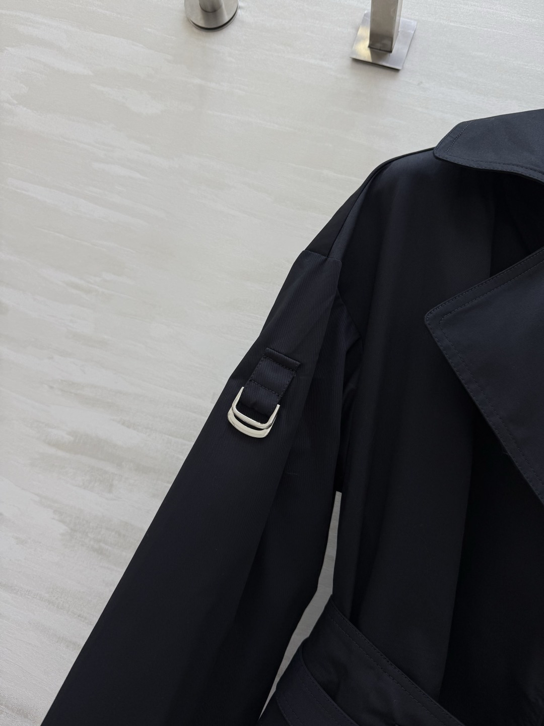 #LOEW♡²⁶新款 腰封腰带翻领风衣 采用高品质棉质面料 腰封腰带设计摩登大气 轻松修饰身形 英伦风满