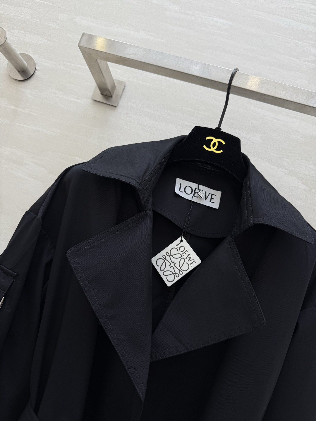 #LOEW♡²⁶新款 腰封腰带翻领风衣 采用高品质棉质面料 腰封腰带设计摩登大气 轻松修饰身形 英伦风满