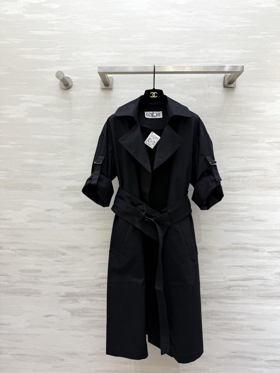 #LOEW♡²⁶新款 腰封腰带翻领风衣 采用高品质棉质面料 腰封腰带设计摩登大气 轻松修饰身形 英伦风满