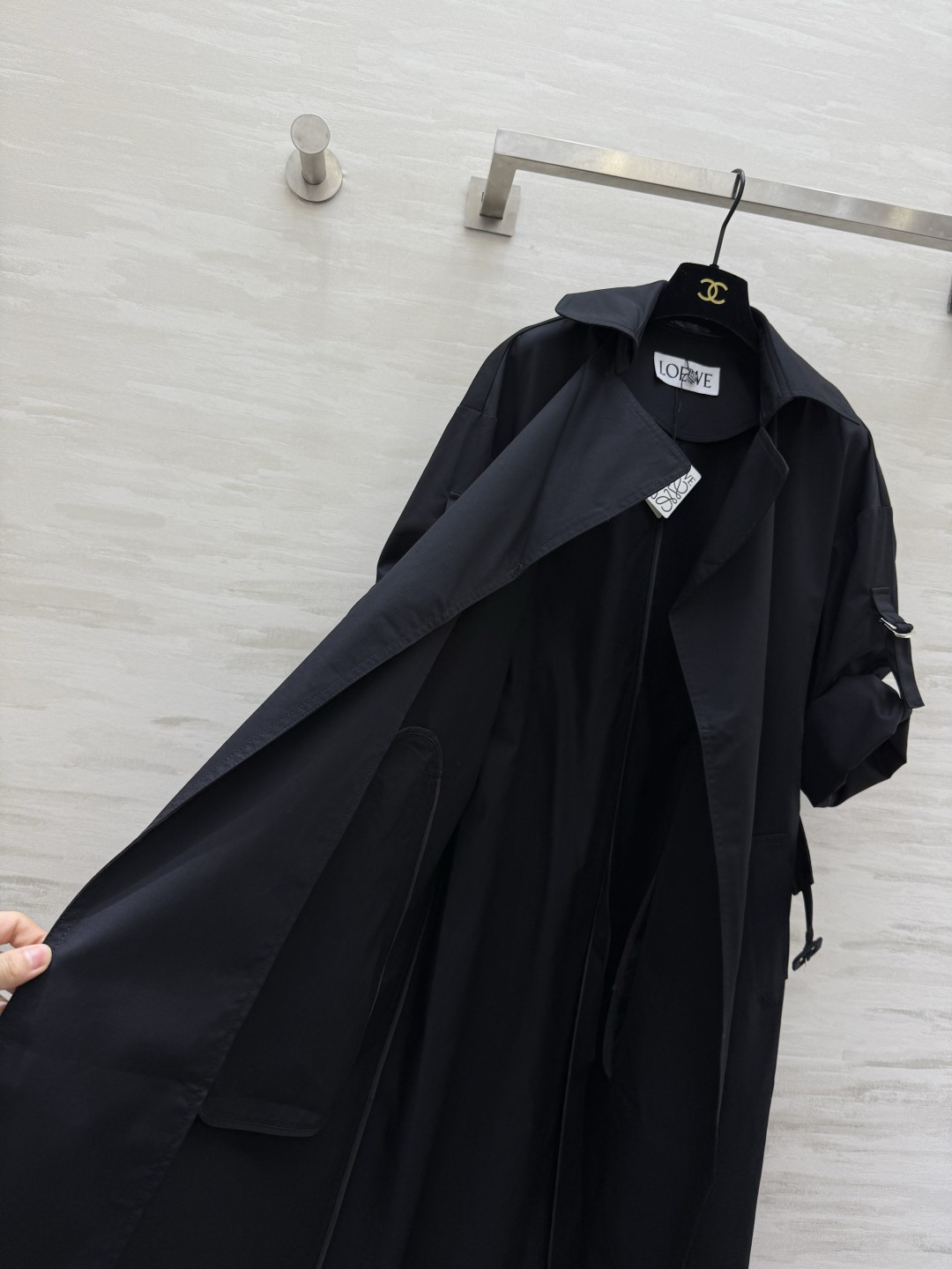 #LOEW♡²⁶新款 腰封腰带翻领风衣 采用高品质棉质面料 腰封腰带设计摩登大气 轻松修饰身形 英伦风满