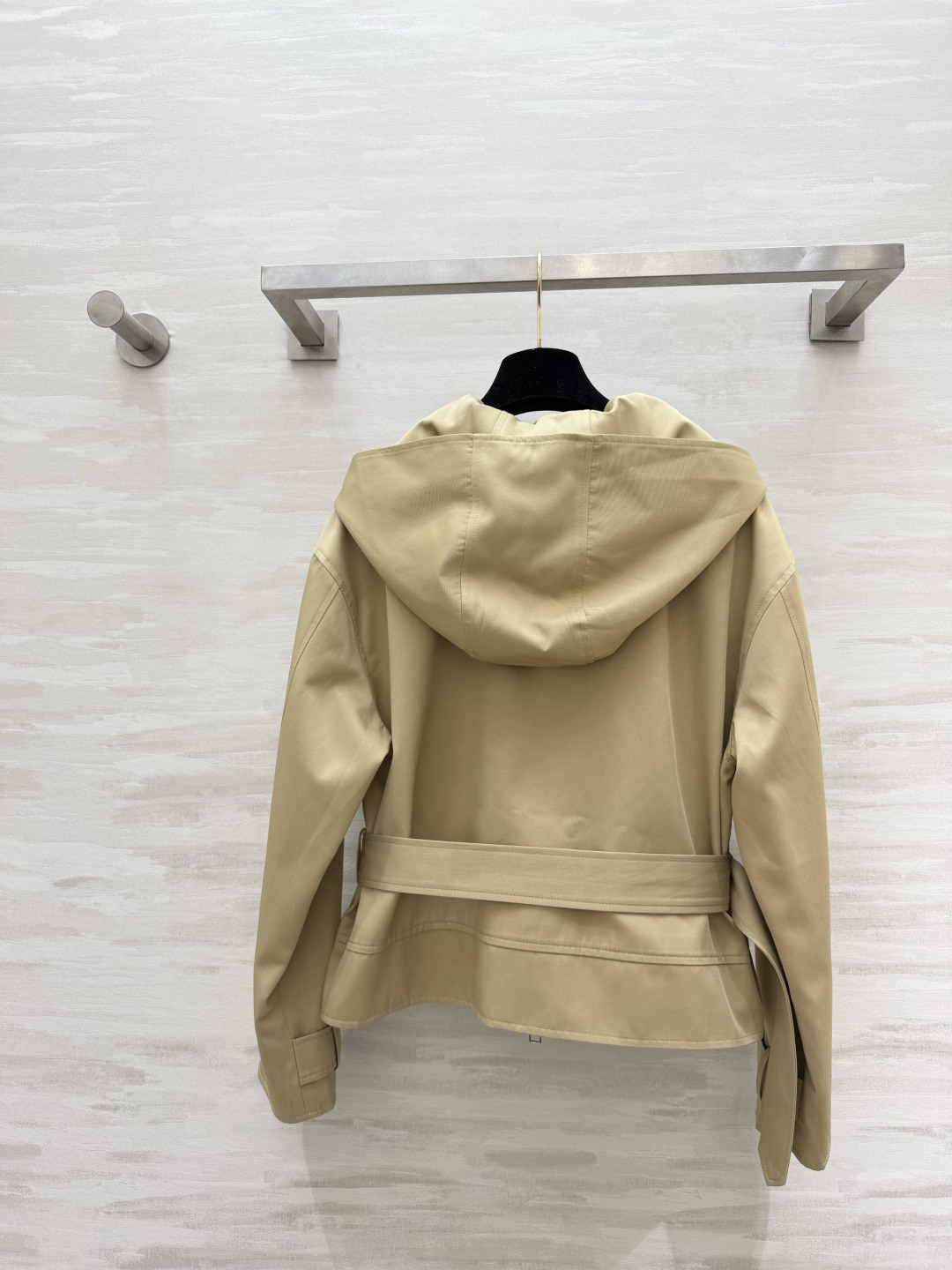 #AlexanderMcQuee♡²⁶连帽风衣外套 经典百搭卡其色 永不过时的高级配色！连帽设计兼顾休闲