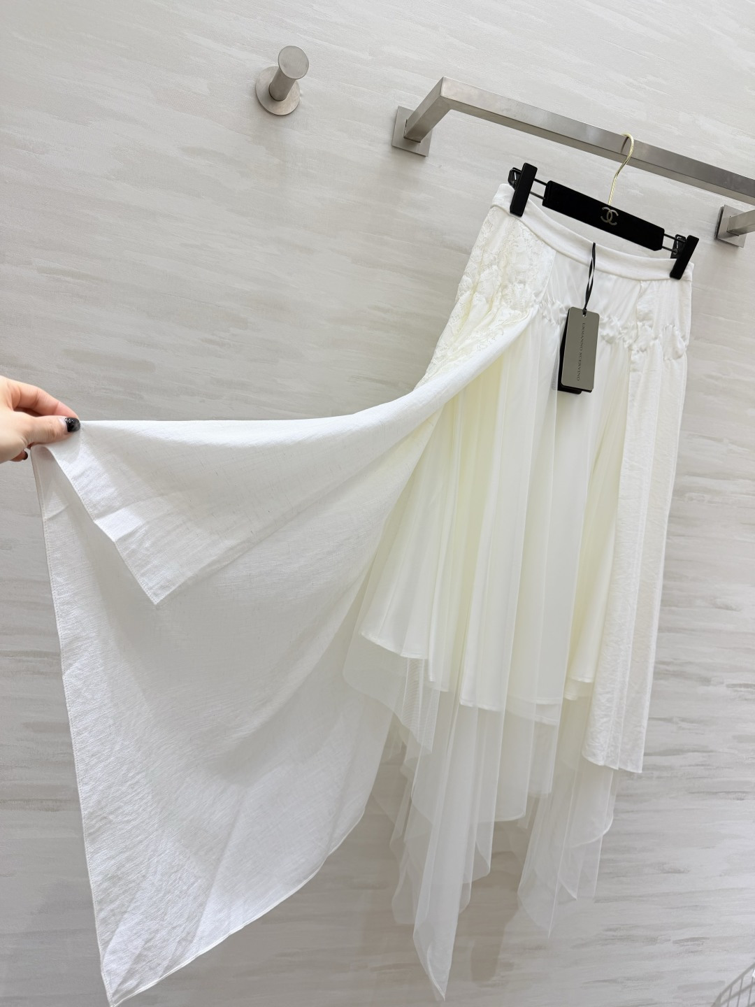 ERMANNO SCERVINO²⁶温柔不规则半身裙✨自带仙气的奶米白色调 干净又治愈 侧边精致蕾丝拼接