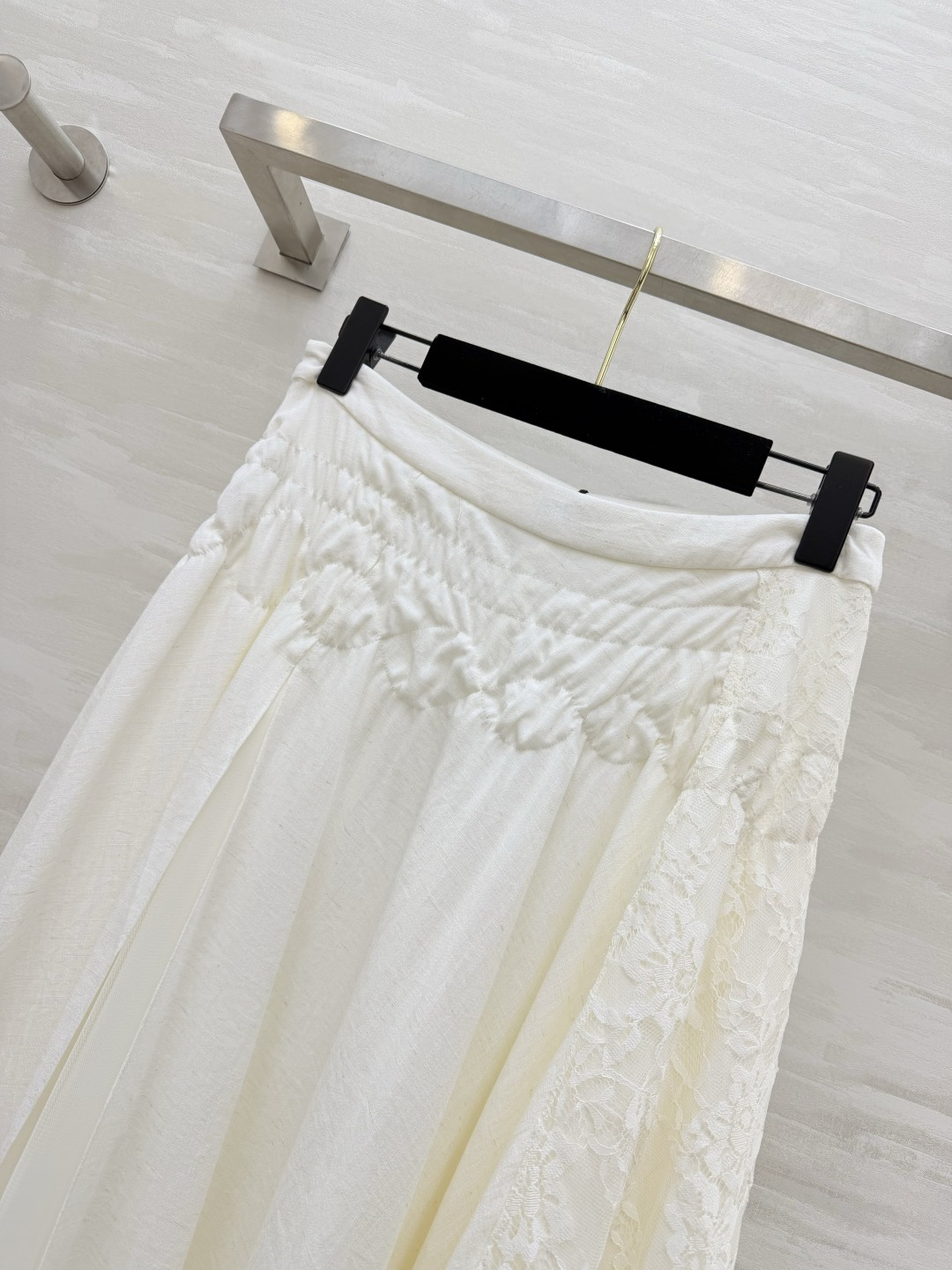 ERMANNO SCERVINO²⁶温柔不规则半身裙✨自带仙气的奶米白色调 干净又治愈 侧边精致蕾丝拼接