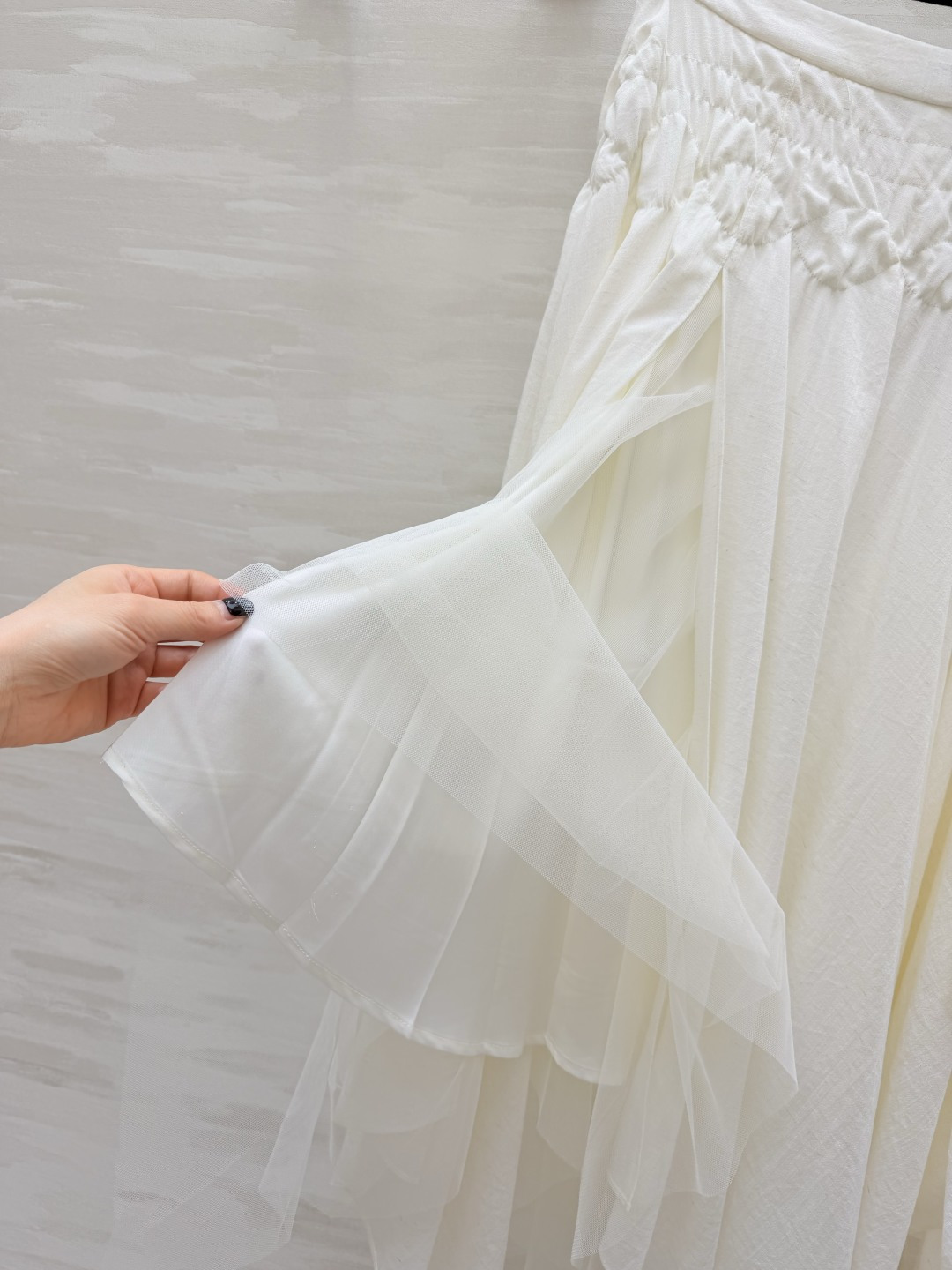 ERMANNO SCERVINO²⁶温柔不规则半身裙✨自带仙气的奶米白色调 干净又治愈 侧边精致蕾丝拼接