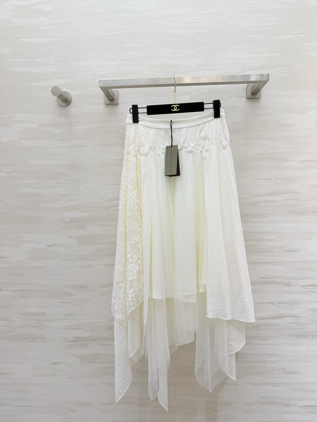 ERMANNO SCERVINO²⁶温柔不规则半身裙✨自带仙气的奶米白色调 干净又治愈 侧边精致蕾丝拼接