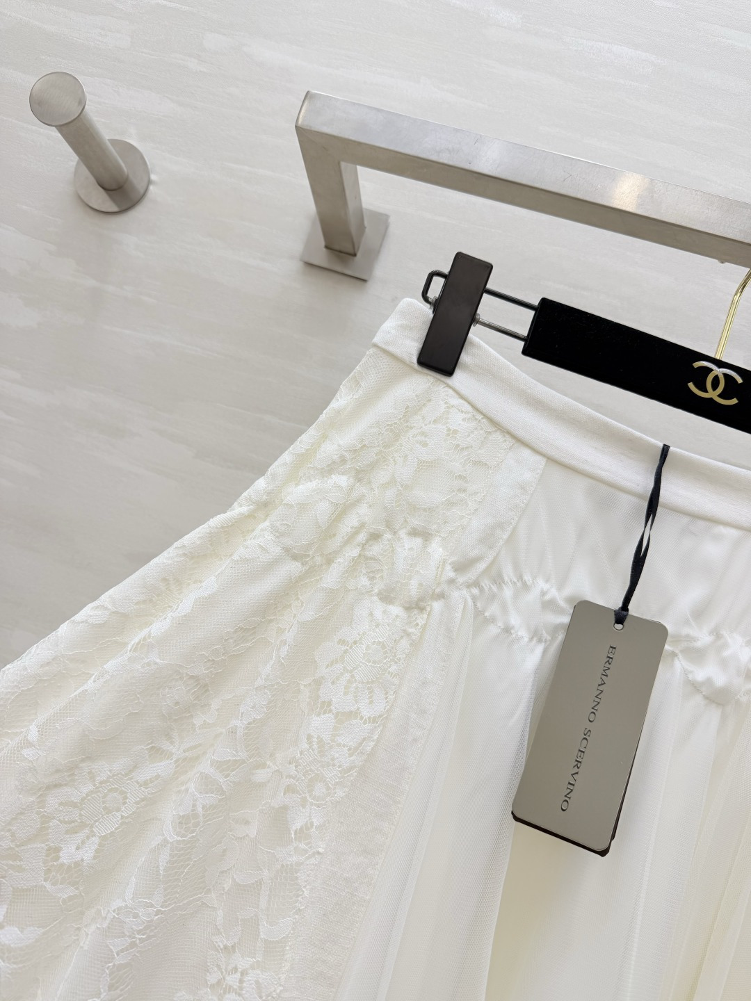 ERMANNO SCERVINO²⁶温柔不规则半身裙✨自带仙气的奶米白色调 干净又治愈 侧边精致蕾丝拼接