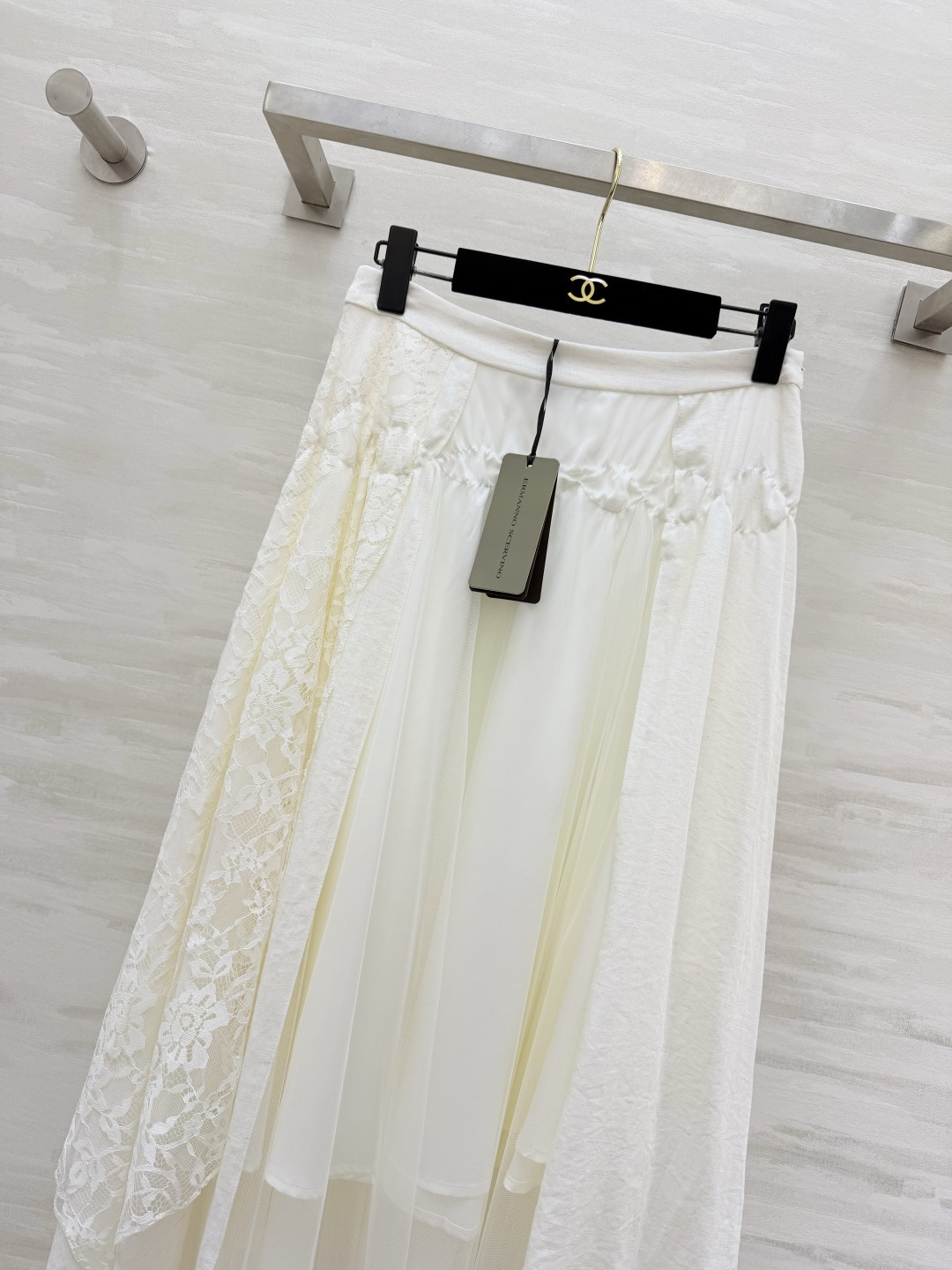 ERMANNO SCERVINO²⁶温柔不规则半身裙✨自带仙气的奶米白色调 干净又治愈 侧边精致蕾丝拼接