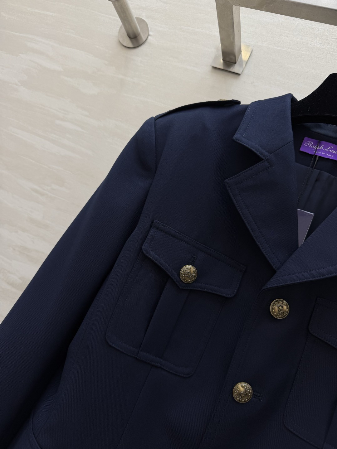 #Ralph Laure♡²⁶紫标系列 藏青复古猎装外套 永远被经典藏青色的沉稳高级拿捏住 利落干练西装