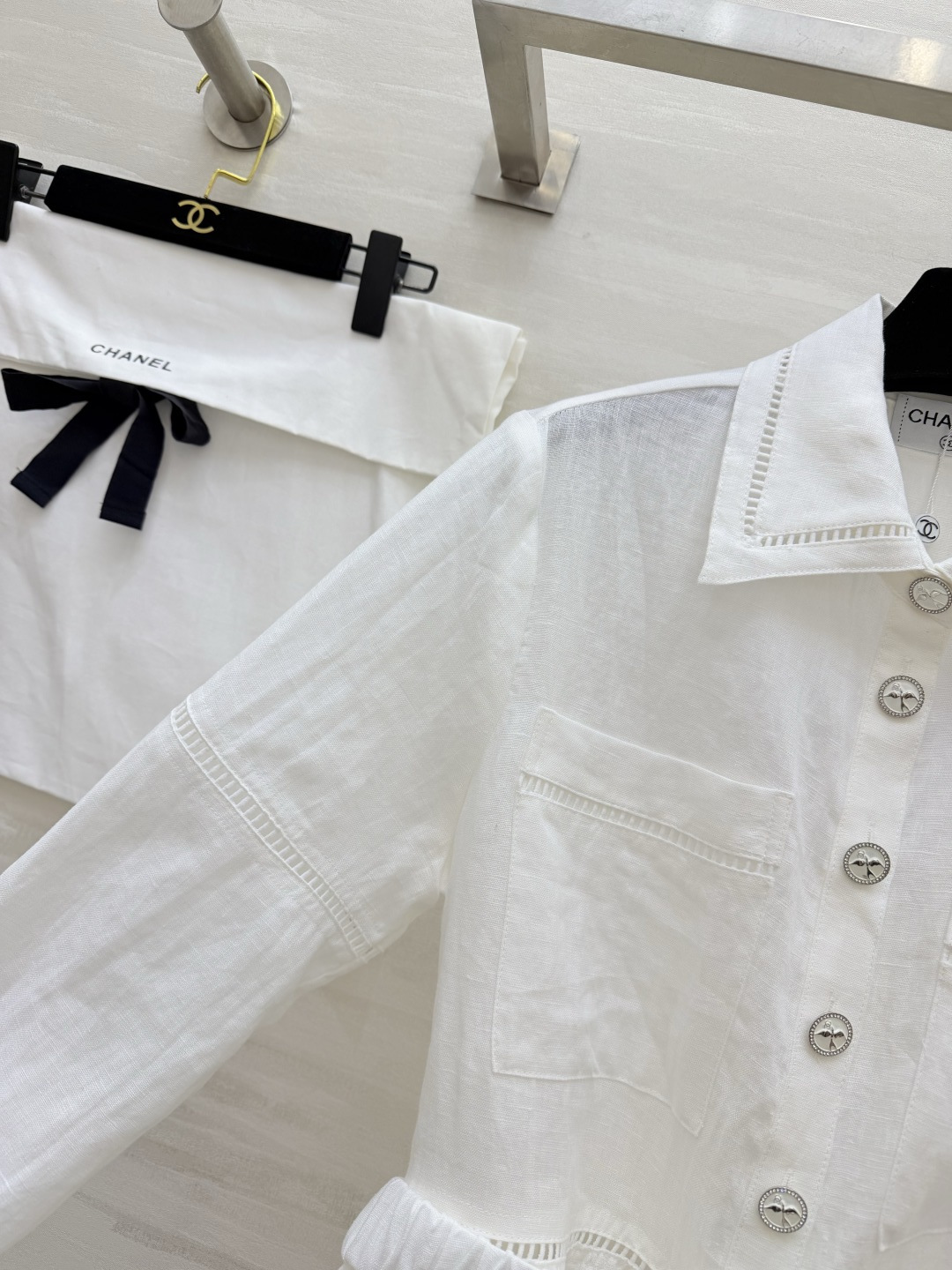 #Chane♡²⁶收腰亚麻衬衫✨ 一眼沦陷的法式温柔 经典两色可选 干净奶白｜复古卡其！天然透气亚麻面料