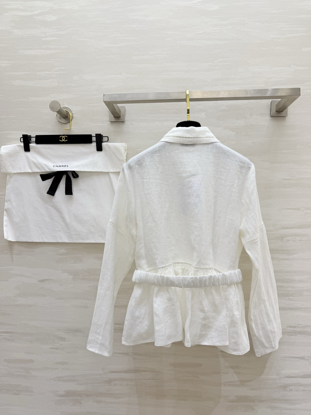 #Chane♡²⁶收腰亚麻衬衫✨ 一眼沦陷的法式温柔 经典两色可选 干净奶白｜复古卡其！天然透气亚麻面料