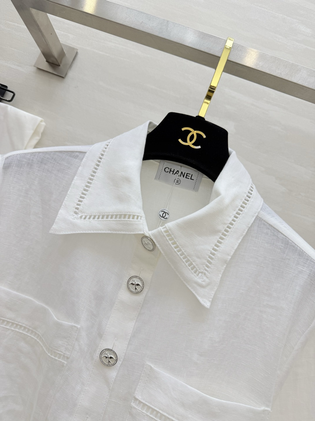 #Chane♡²⁶收腰亚麻衬衫✨ 一眼沦陷的法式温柔 经典两色可选 干净奶白｜复古卡其！天然透气亚麻面料