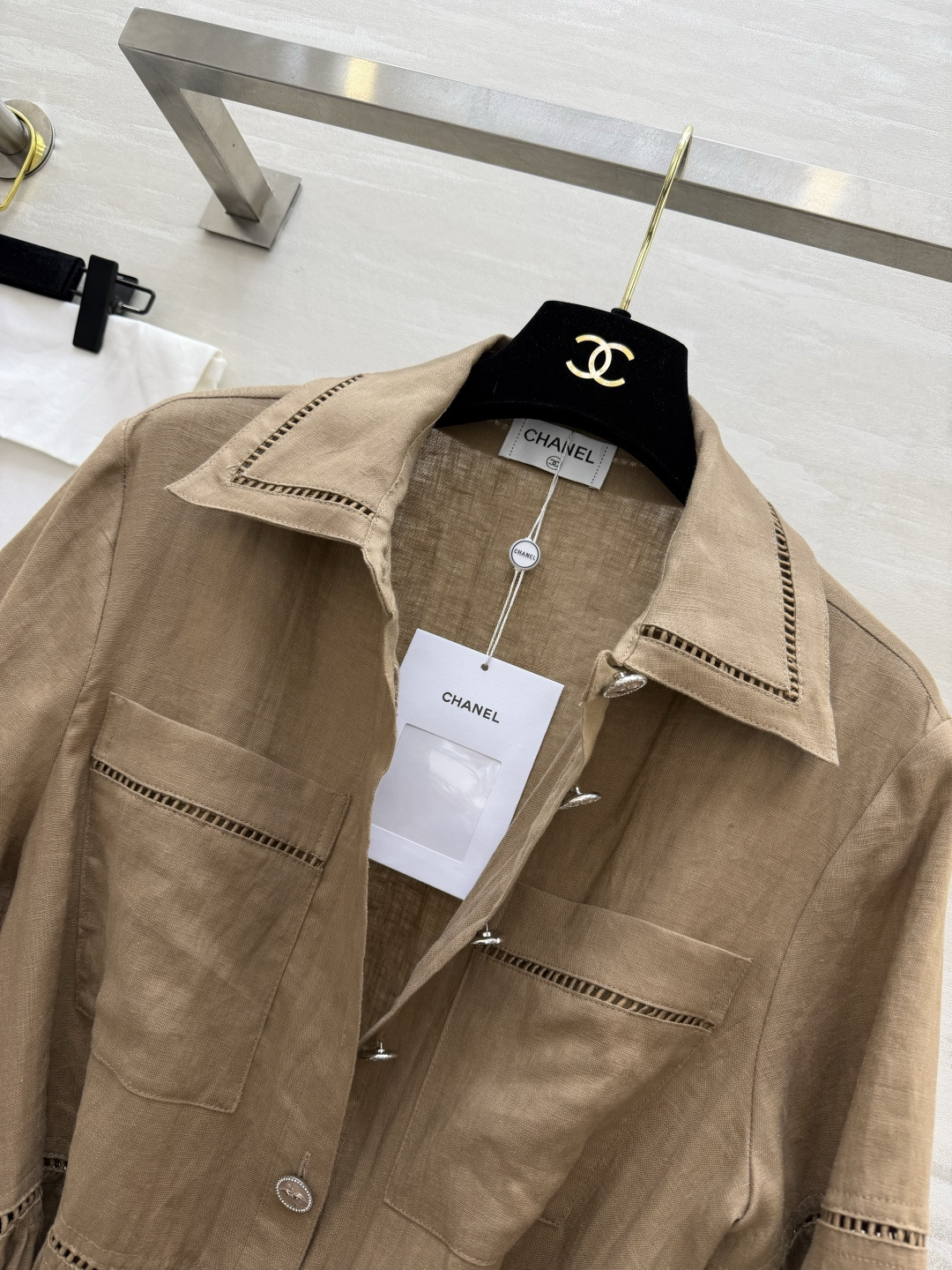 #Chane♡²⁶收腰亚麻衬衫✨ 一眼沦陷的法式温柔 经典两色可选 干净奶白｜复古卡其！天然透气亚麻面料