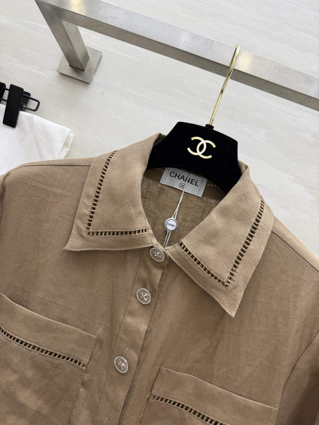 #Chane♡²⁶收腰亚麻衬衫✨ 一眼沦陷的法式温柔 经典两色可选 干净奶白｜复古卡其！天然透气亚麻面料