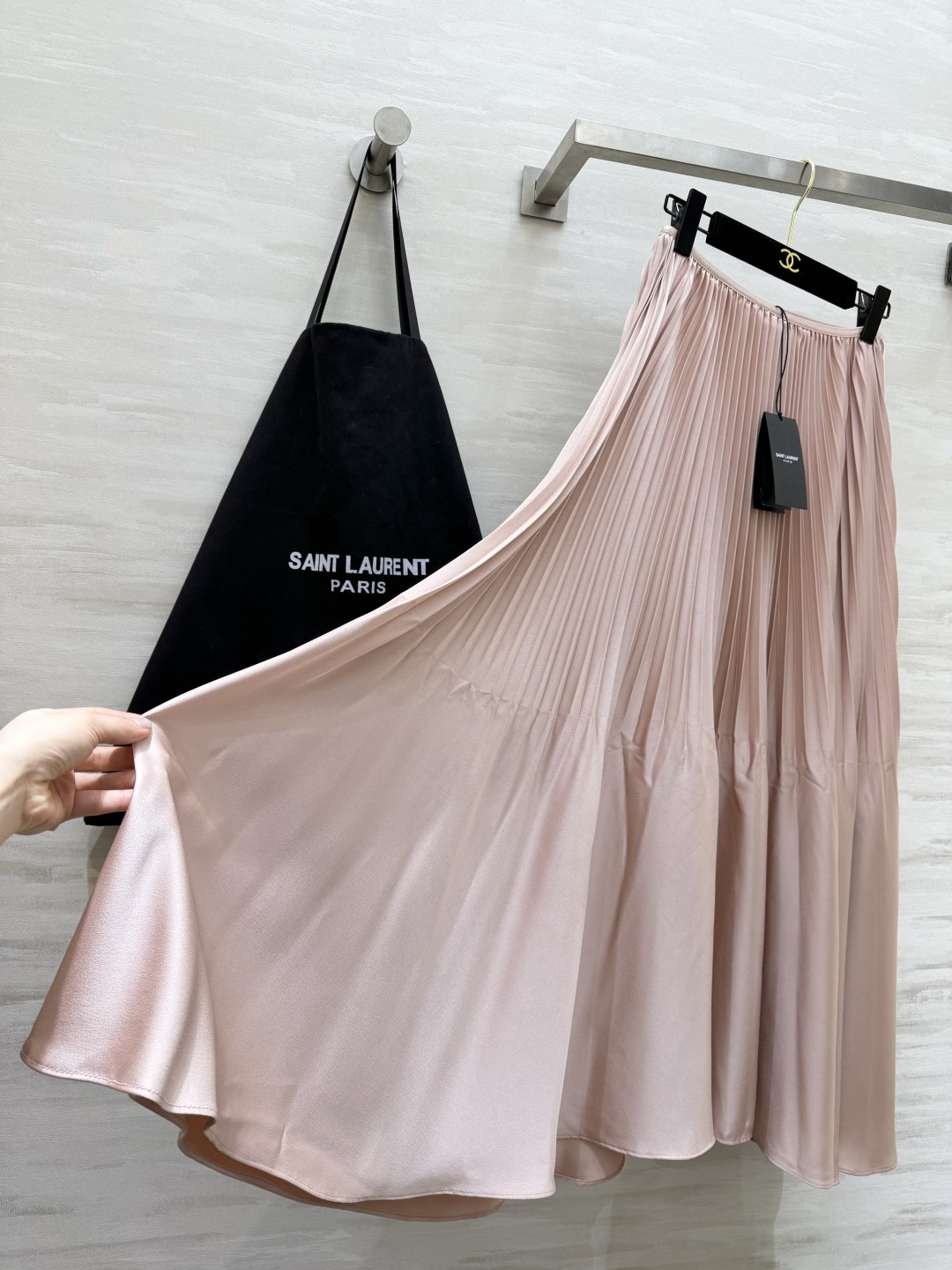 Saint Lauren♡²⁶春夏新款 ysl百褶半裙 定制醋酸混纺面料垂坠感与光泽度满分 裙摆层次丰富