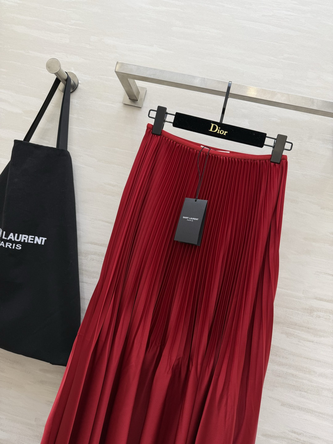 Saint Lauren♡²⁶春夏新款 ysl百褶半裙 定制醋酸混纺面料垂坠感与光泽度满分 裙摆层次丰富