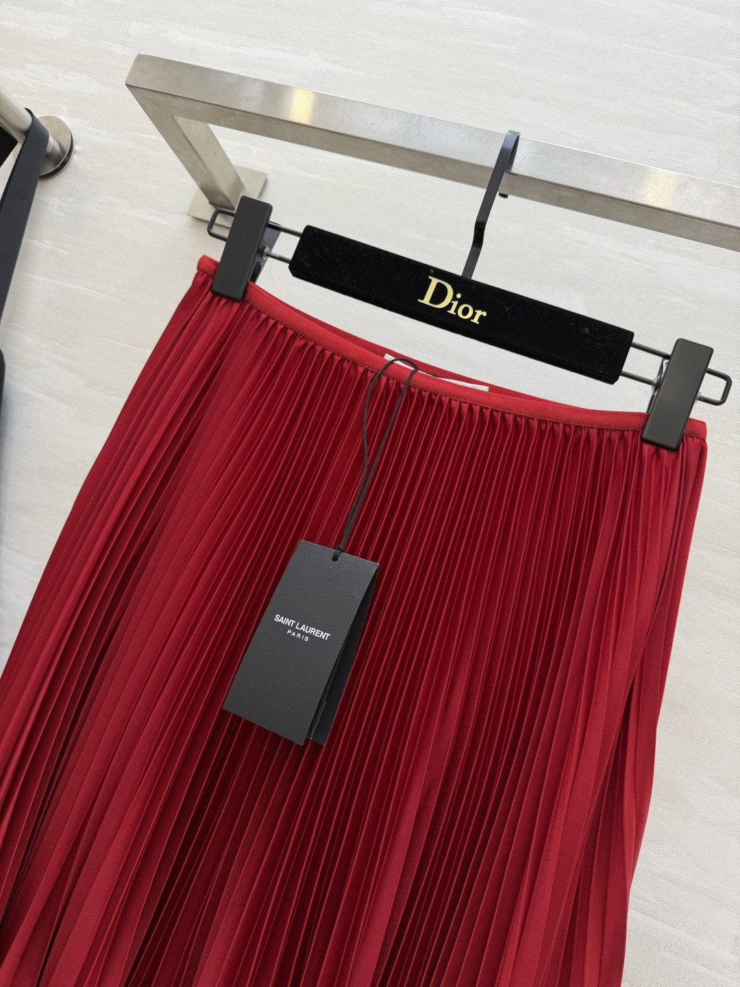 Saint Lauren♡²⁶春夏新款 ysl百褶半裙 定制醋酸混纺面料垂坠感与光泽度满分 裙摆层次丰富