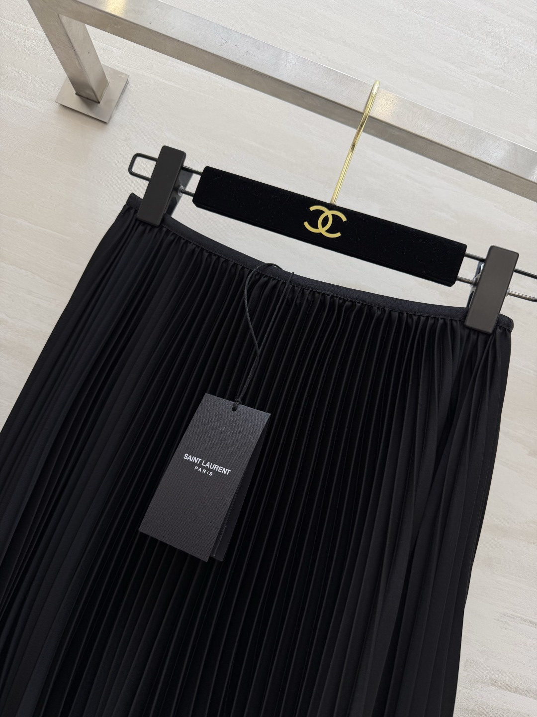 Saint Lauren♡²⁶春夏新款 ysl百褶半裙 定制醋酸混纺面料垂坠感与光泽度满分 裙摆层次丰富