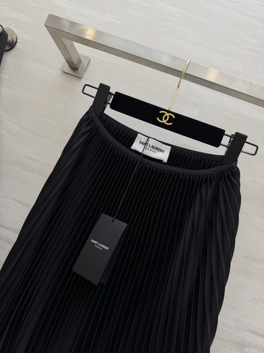 Saint Lauren♡²⁶春夏新款 ysl百褶半裙 定制醋酸混纺面料垂坠感与光泽度满分 裙摆层次丰富